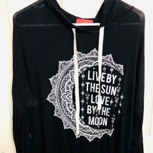 Light long sleeve hoodie!